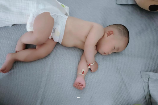 枣庄宝宝总是摇头怎么回事